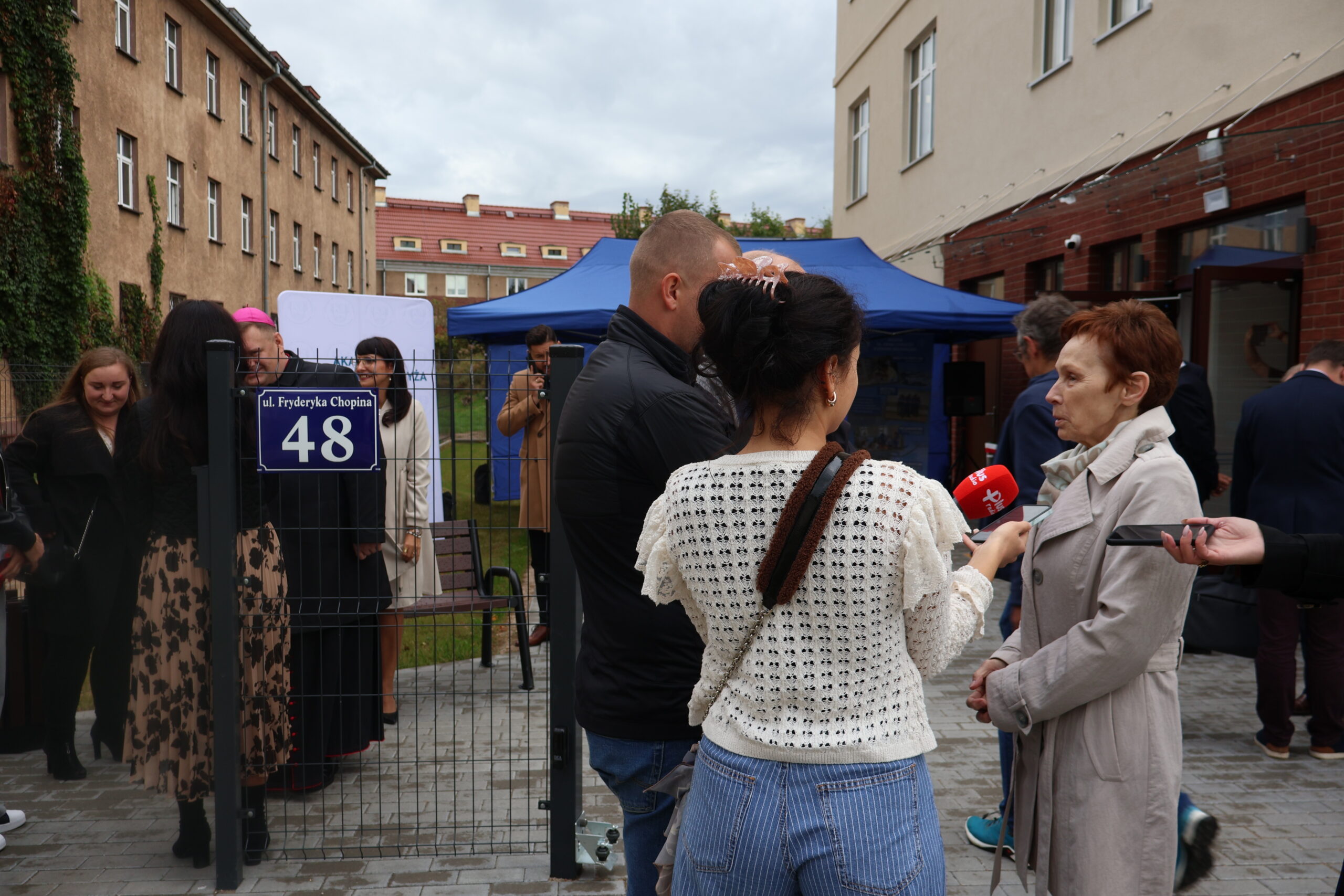 Na zdjęciu JM Rektor prof. dr hab. Elżbieta Skorupska-Raczyńska, która udziela wywiadu.