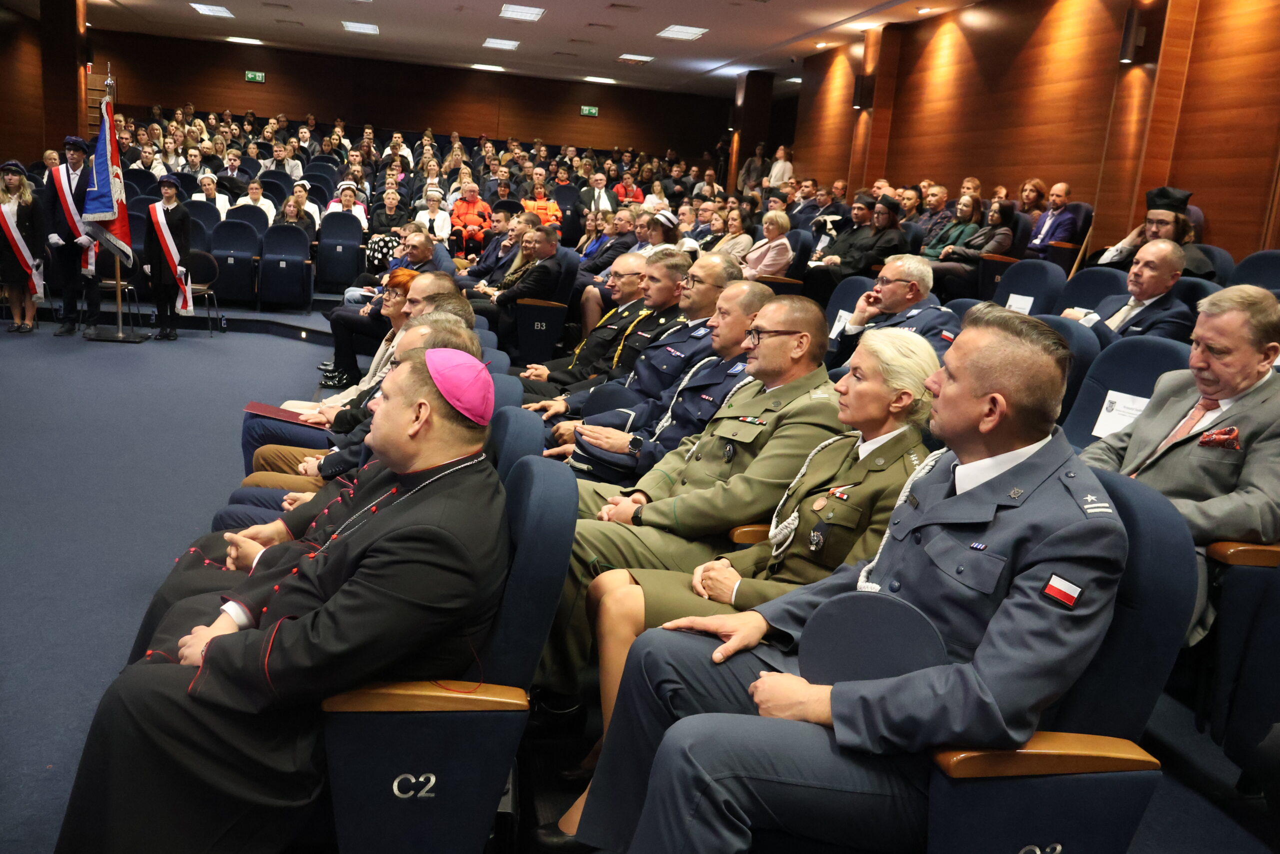 na zdjęciu zaproszeni goście podczas Inauguracji Roku Akademickiego