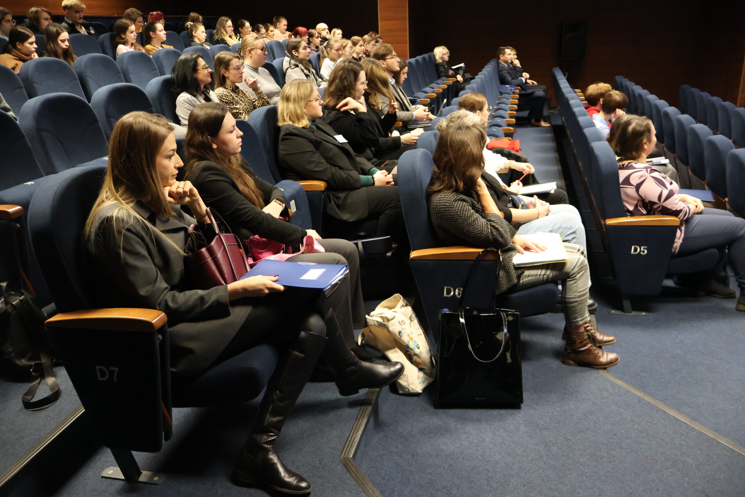 Prelegenci podczas konferencji.